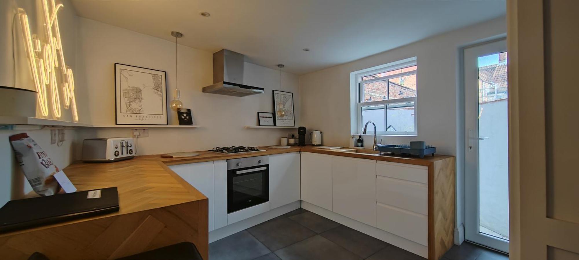 Apartment Apartment, 2 Min Walk To Centre. *